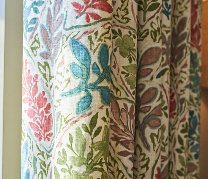plumbs bespoke curtains