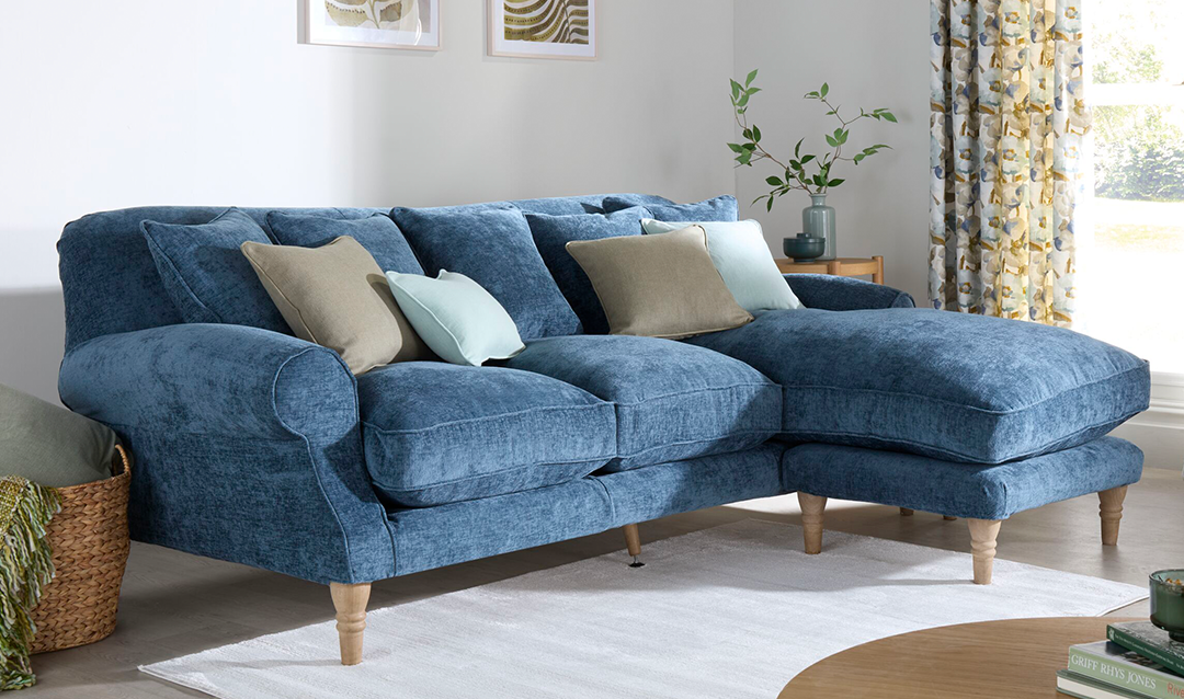 Made-to-measure covers for sofas and armchairs