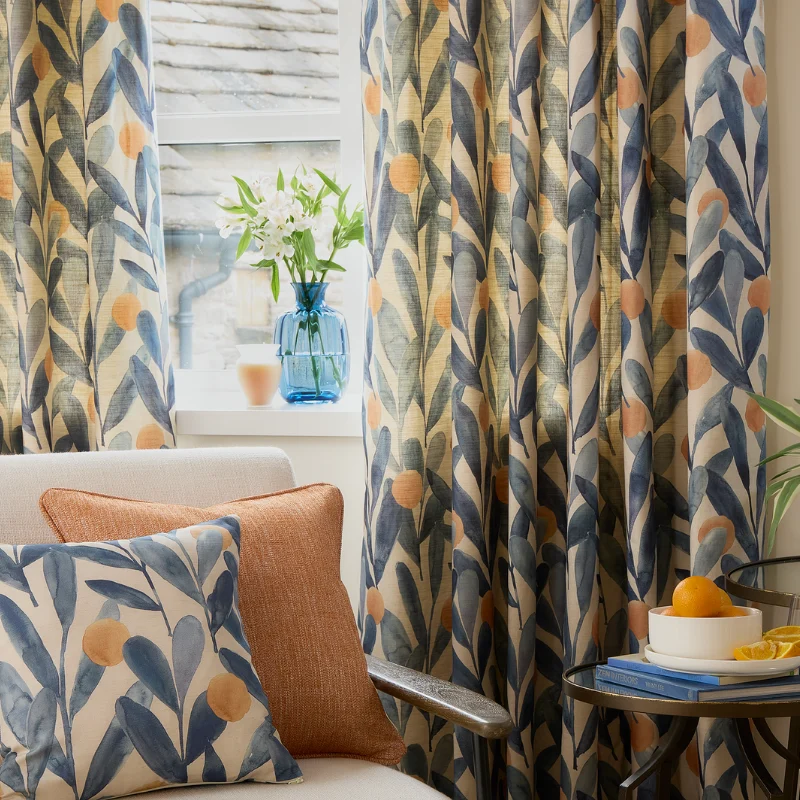 Plumbs made-to-measure curtains