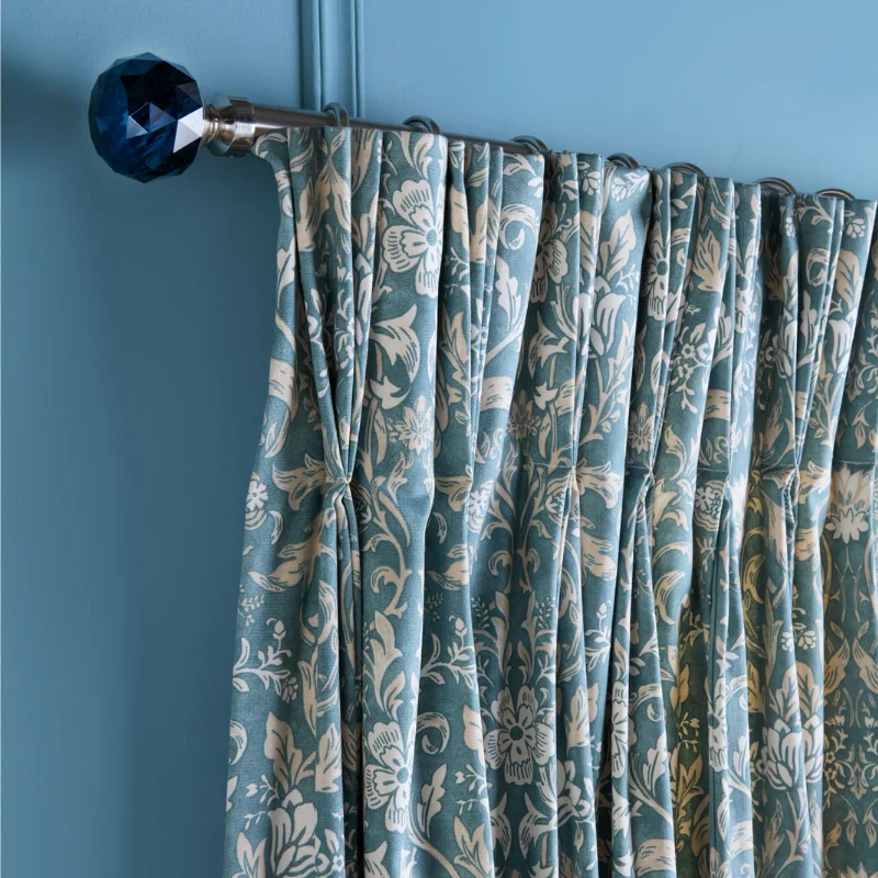 Made-to-measure curtains